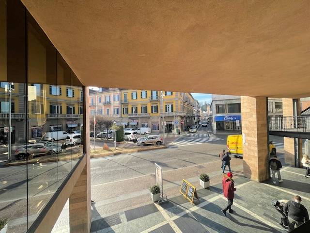 Studio/Ufficio in affitto a Varese, Centro