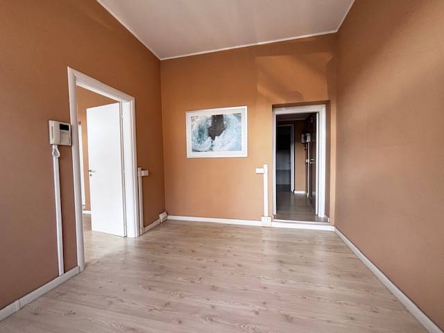 Negozio in affitto a Malnate, Centro