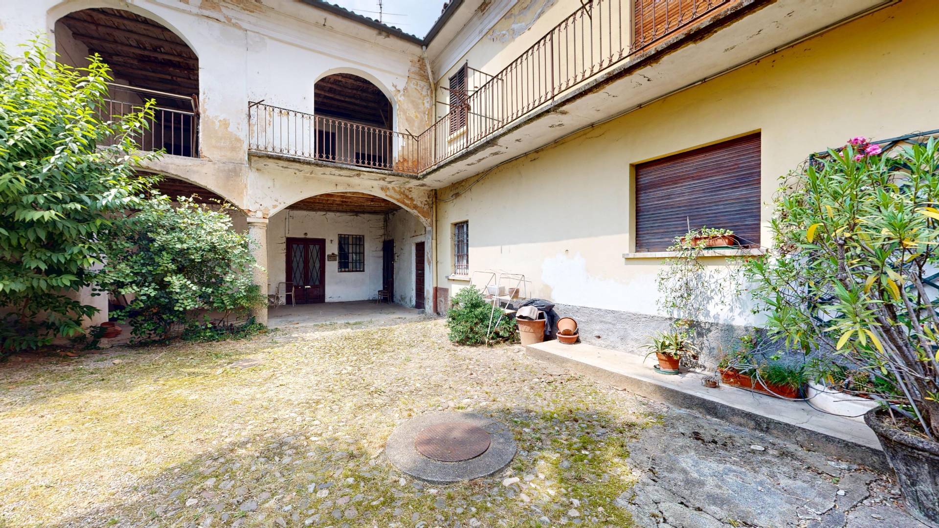 Porzione di casa in vendita a Tradate, Abbiate Guazzone