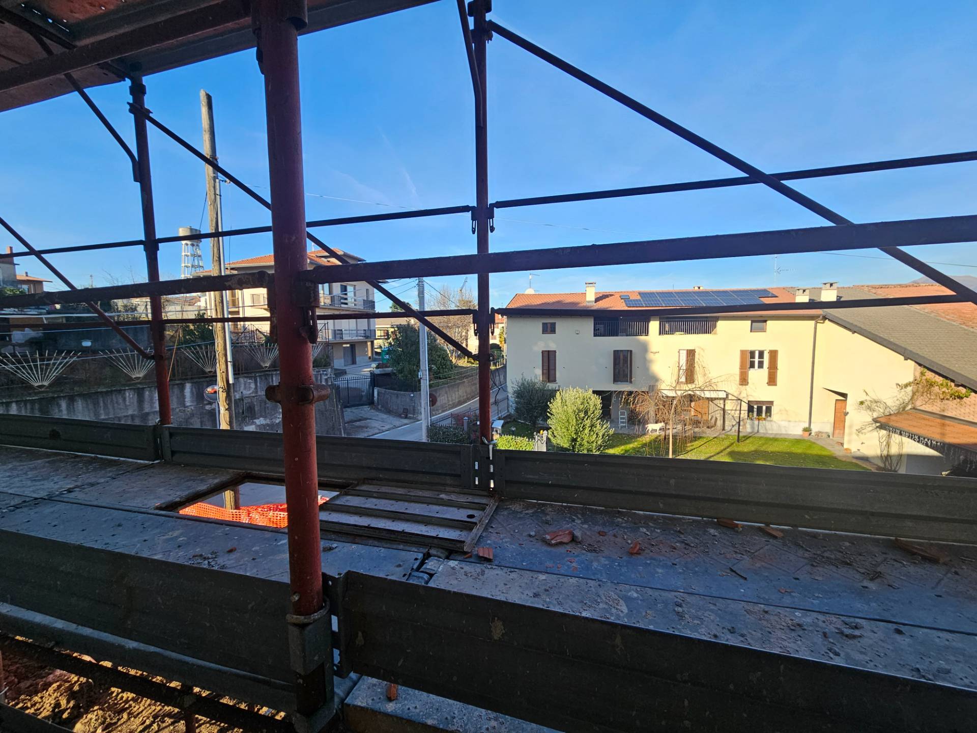 VILLA SINGOLA in vendita a Albiolo