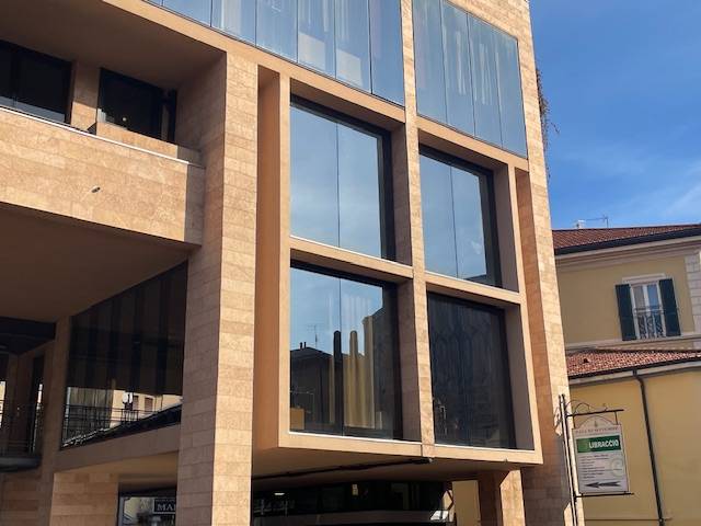 Studio/Ufficio in affitto a Varese, Centro