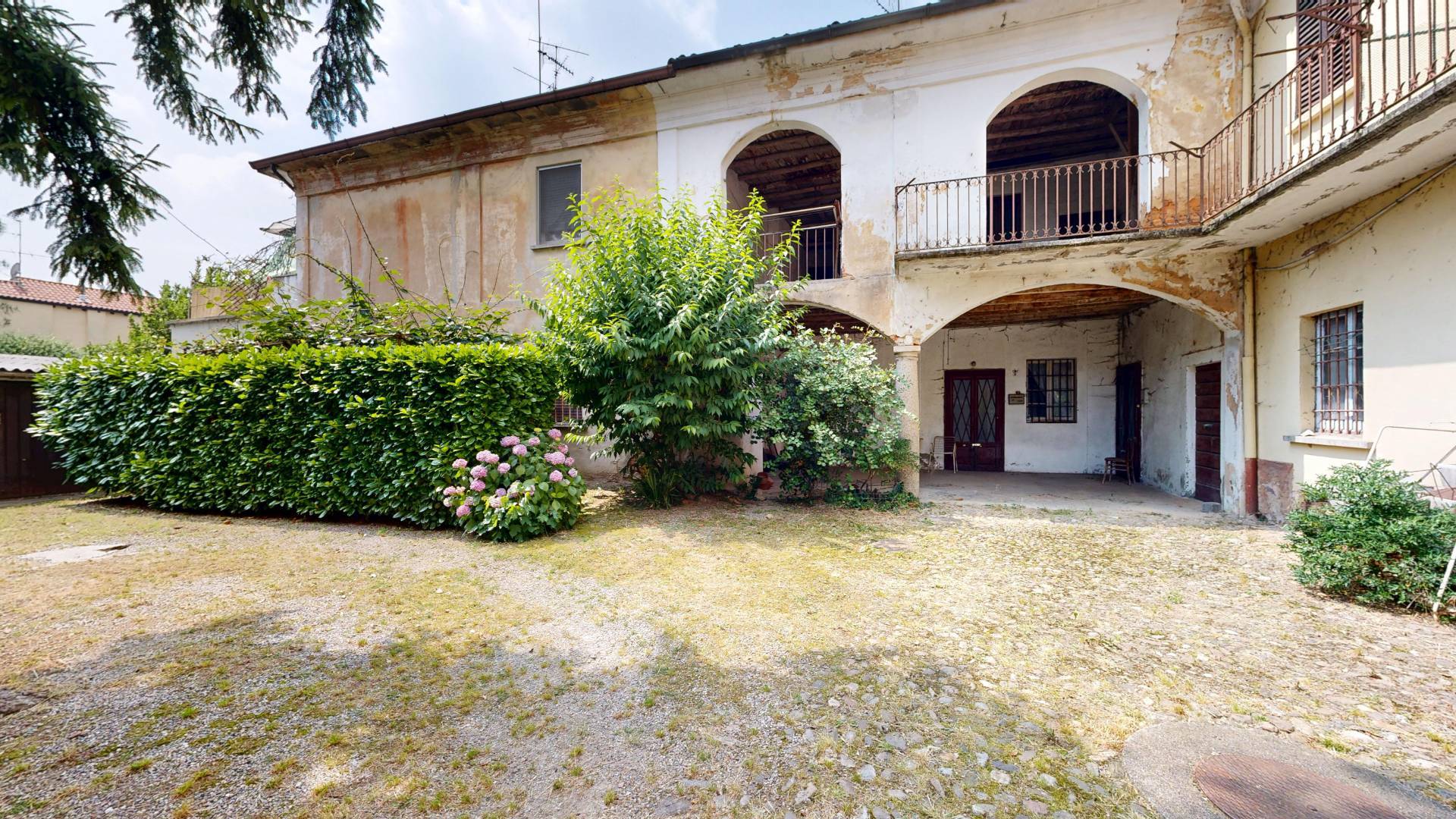 Porzione di casa in vendita a Tradate, Abbiate Guazzone