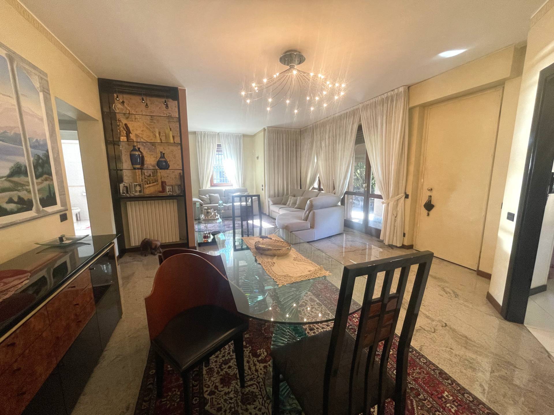 VILLA SINGOLA in vendita a Sumirago