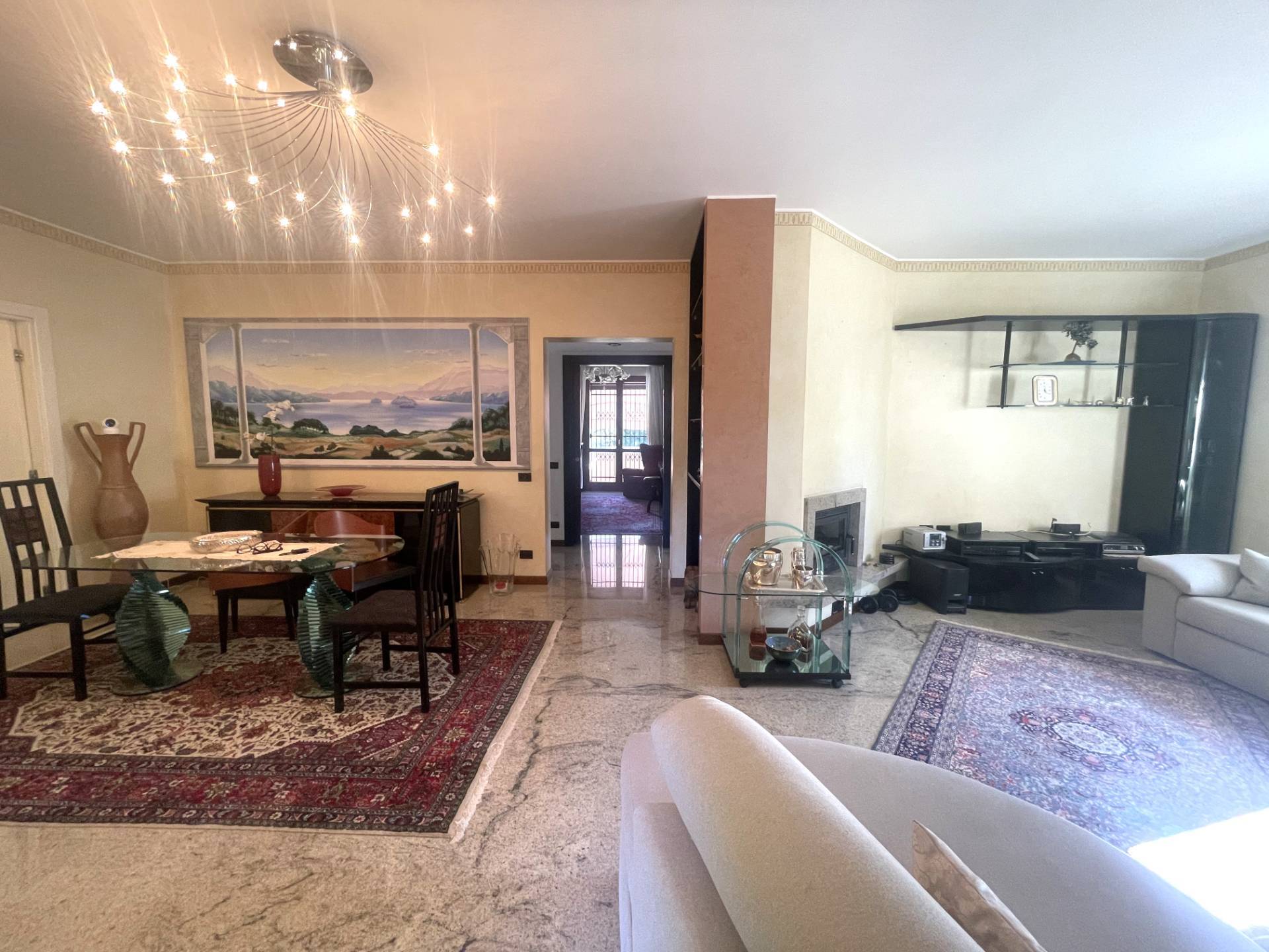 VILLA SINGOLA in vendita a Sumirago