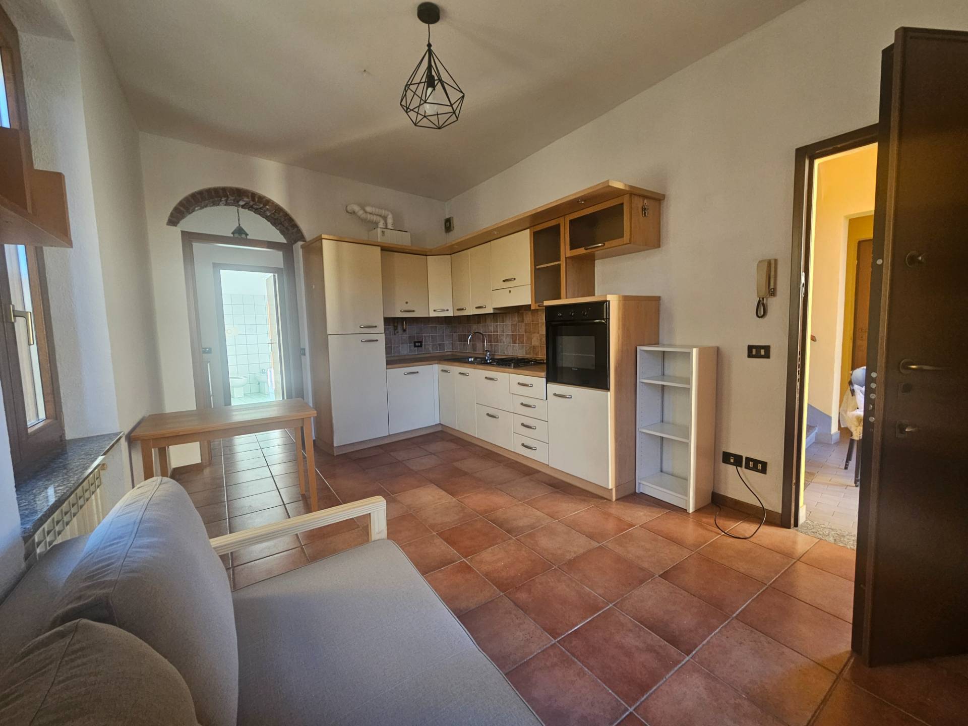 Appartamento in affitto a Malnate, Centro