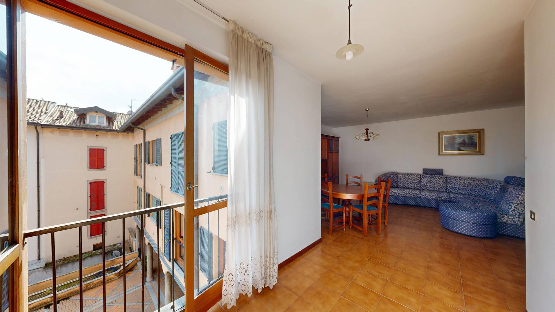 Appartamento in vendita a Malnate, Centro