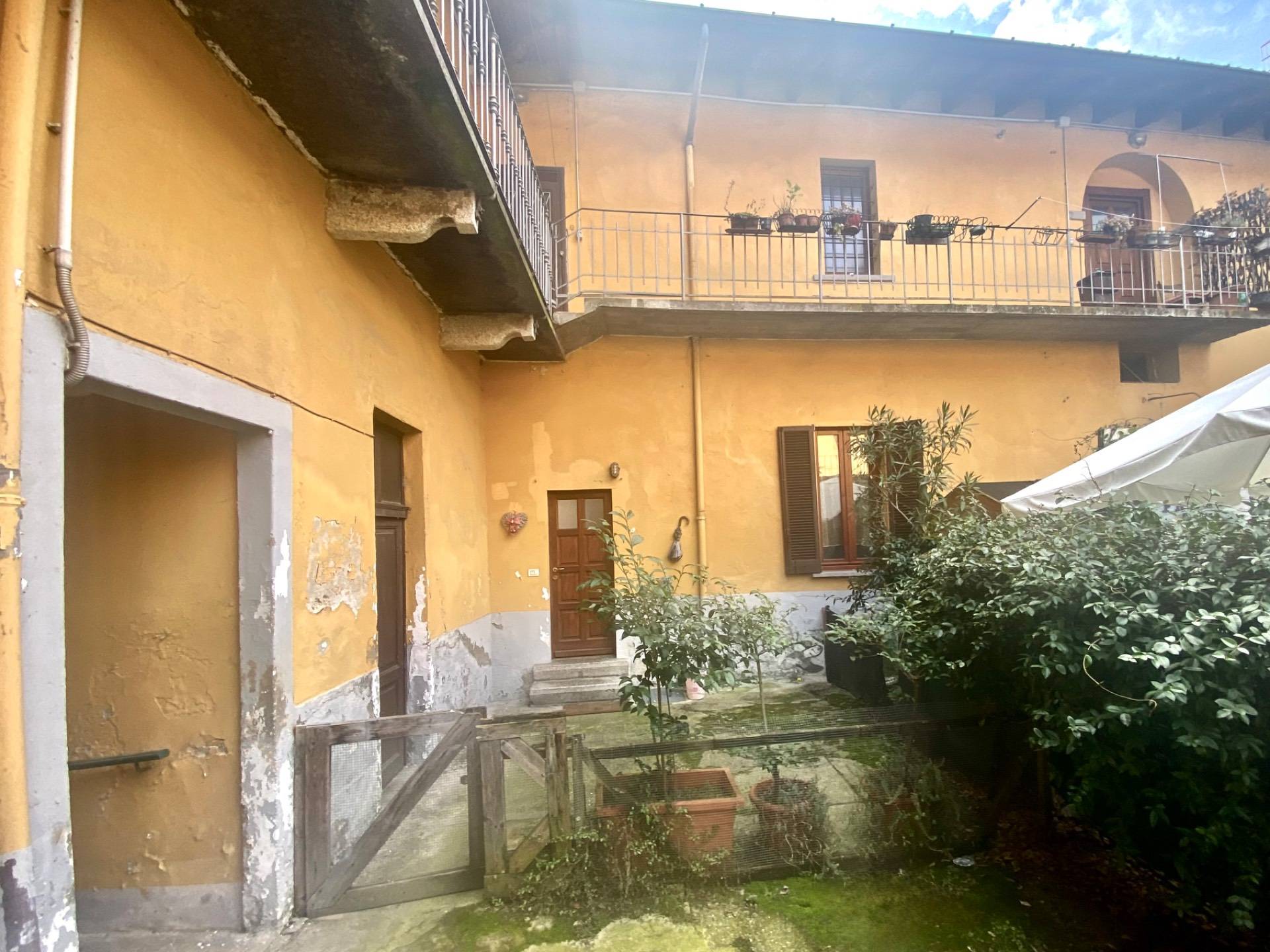 Casa singola in vendita a Cocquio-Trevisago, Cocquio