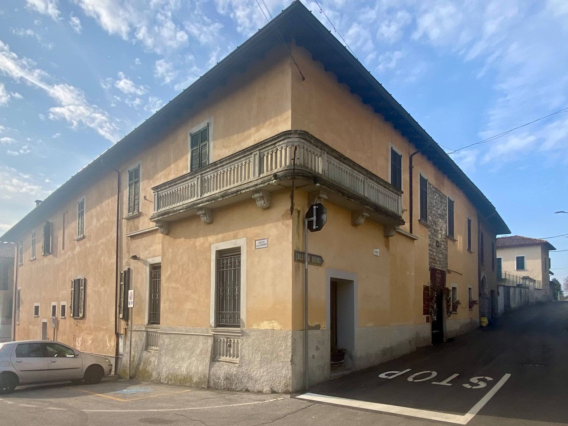 Casa singola in vendita a Cocquio-Trevisago, Cocquio