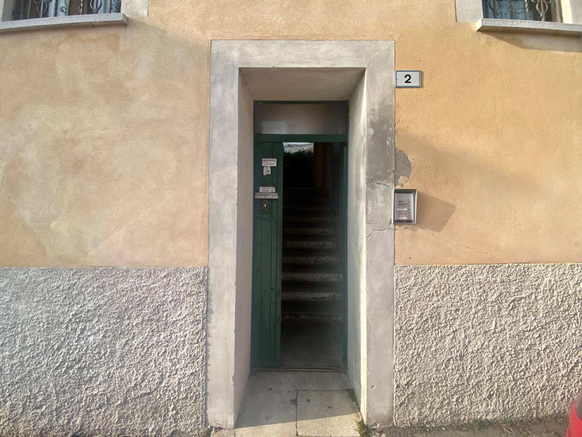 Casa singola in vendita a Cocquio-Trevisago, Cocquio