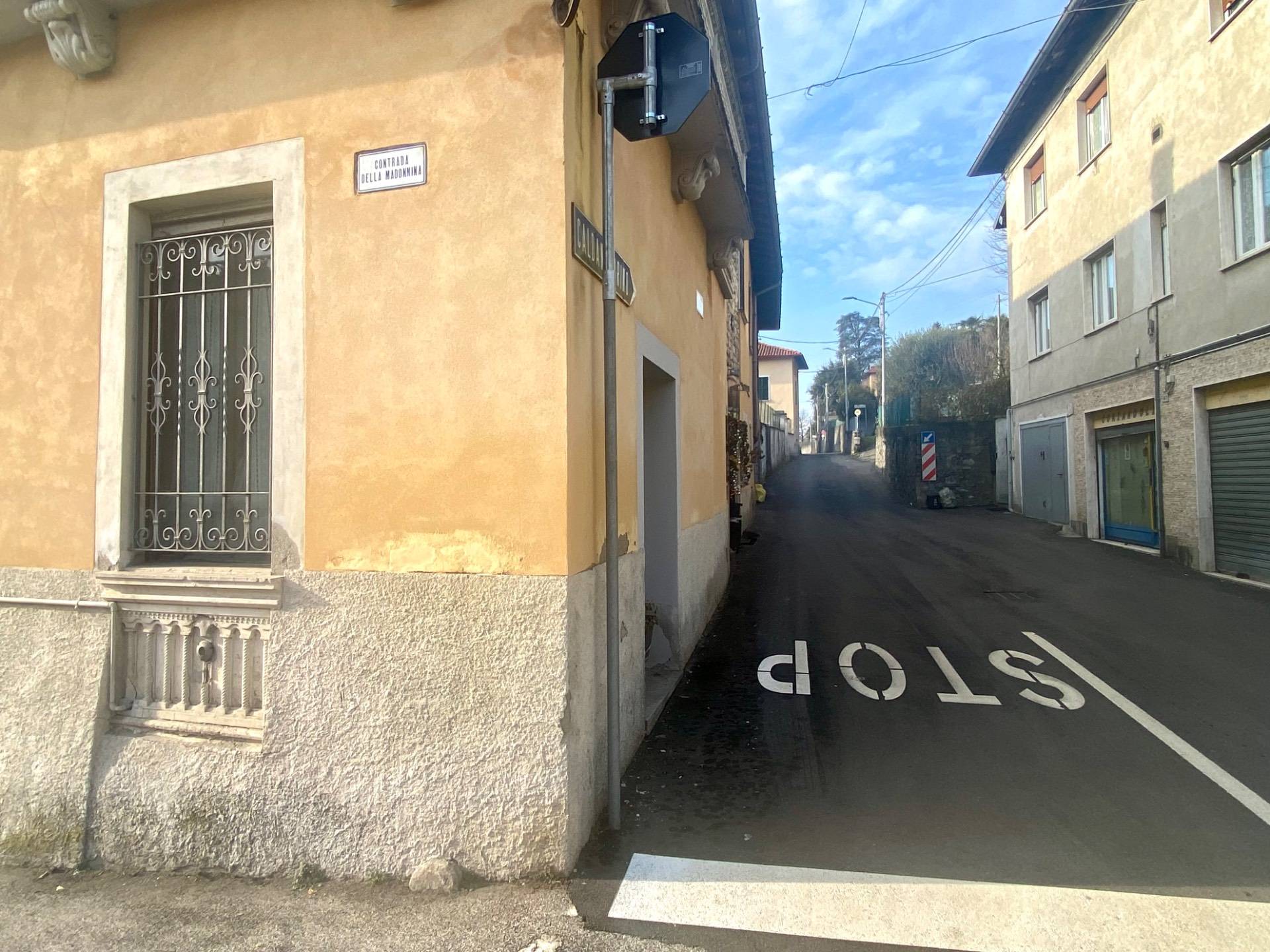 Casa singola in vendita a Cocquio-Trevisago, Cocquio