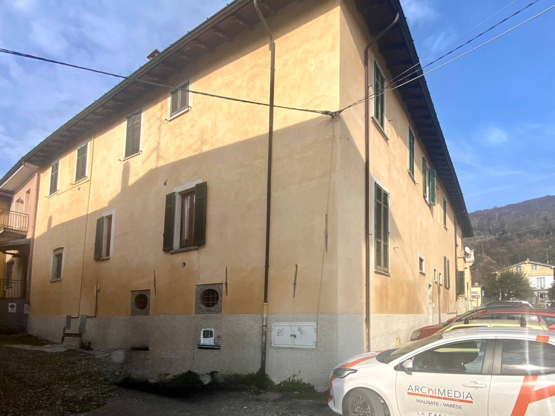 Casa singola in vendita a Cocquio-Trevisago, Cocquio