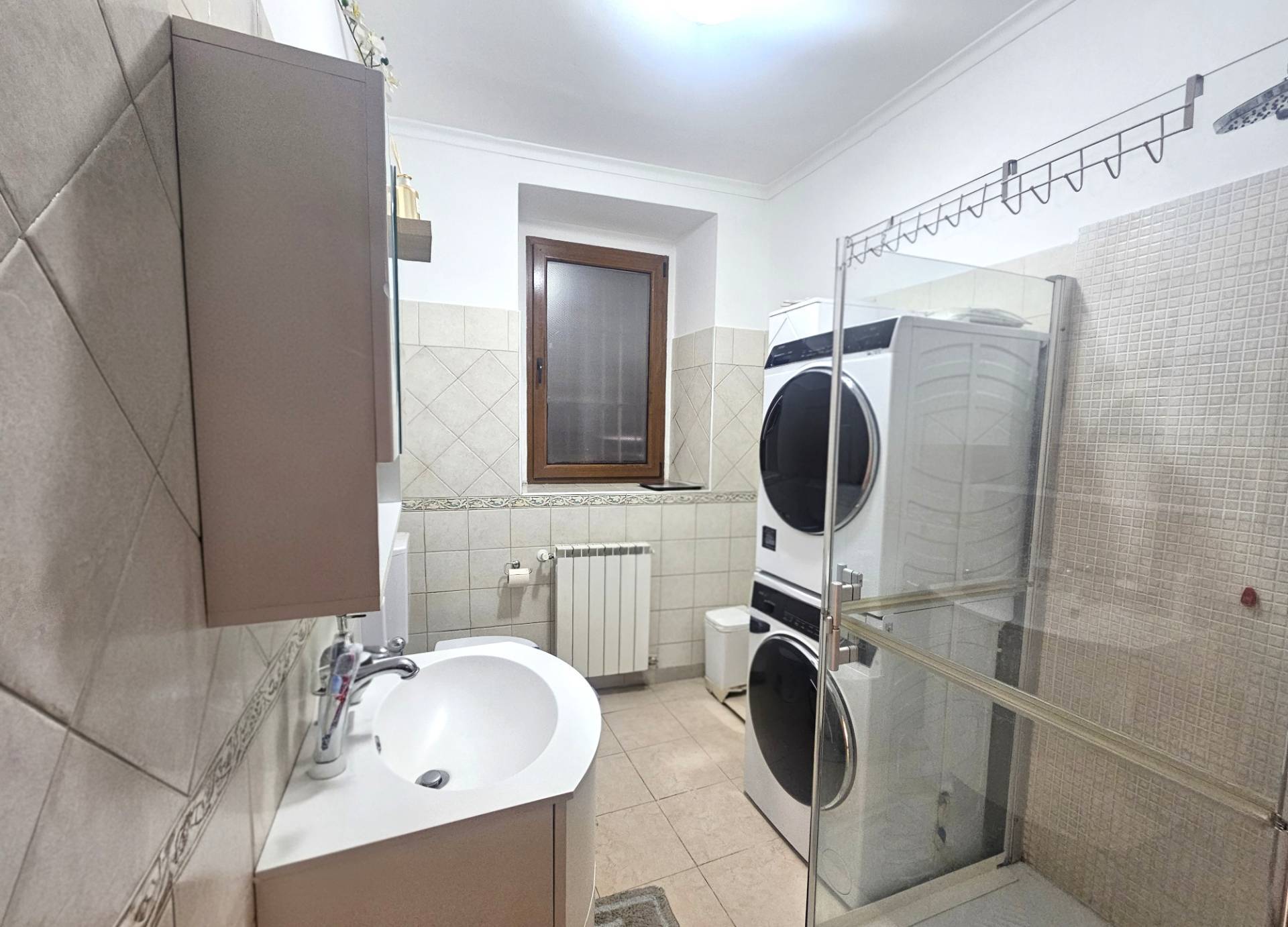 Appartamento in vendita a Malnate, Centro