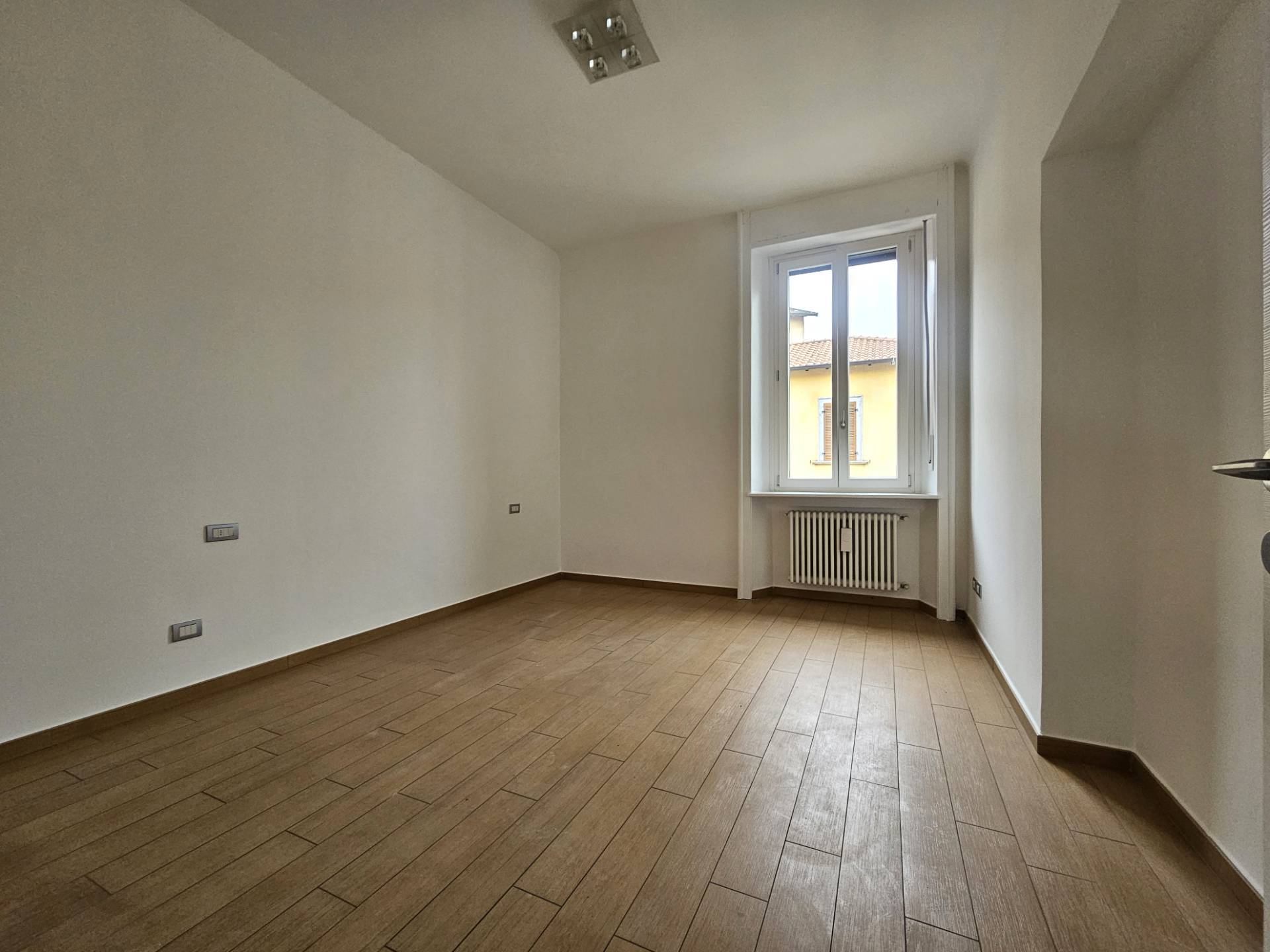 Appartamento in affitto a Malnate, Centro