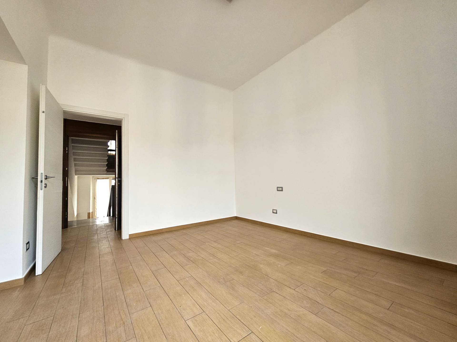 Appartamento in affitto a Malnate, Centro