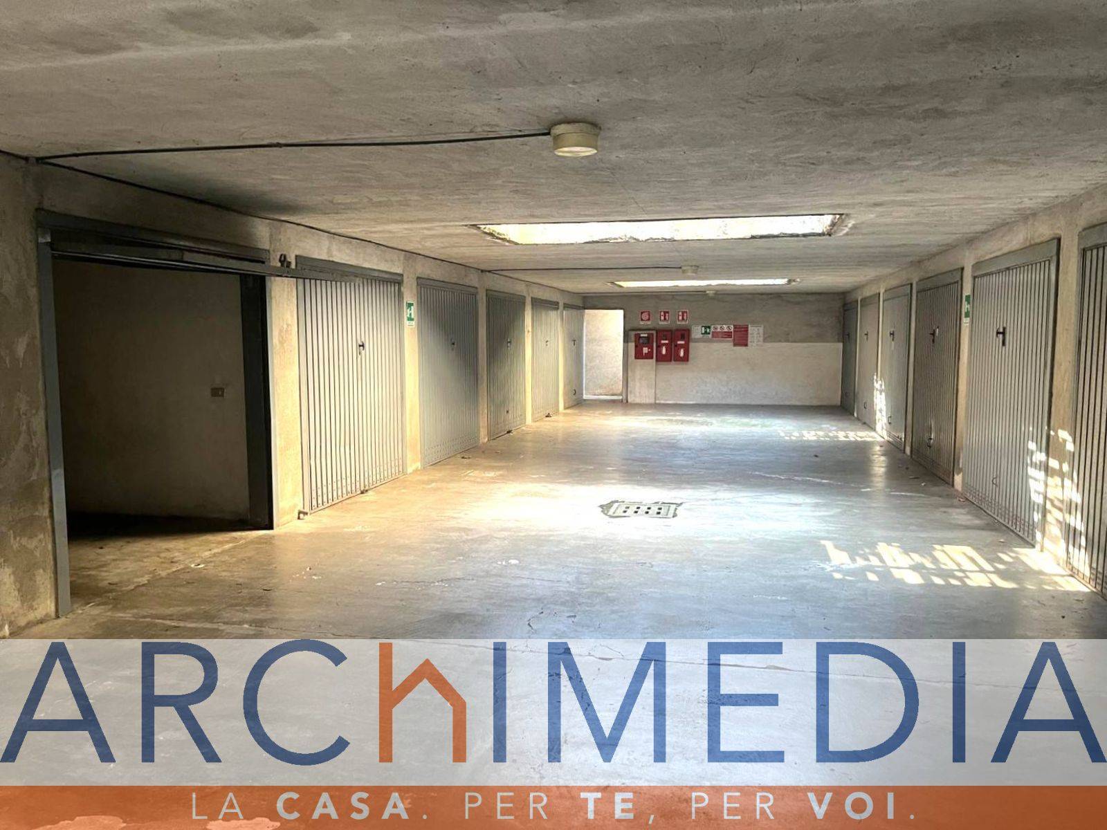 Box o garage in vendita a Malnate, Gurone