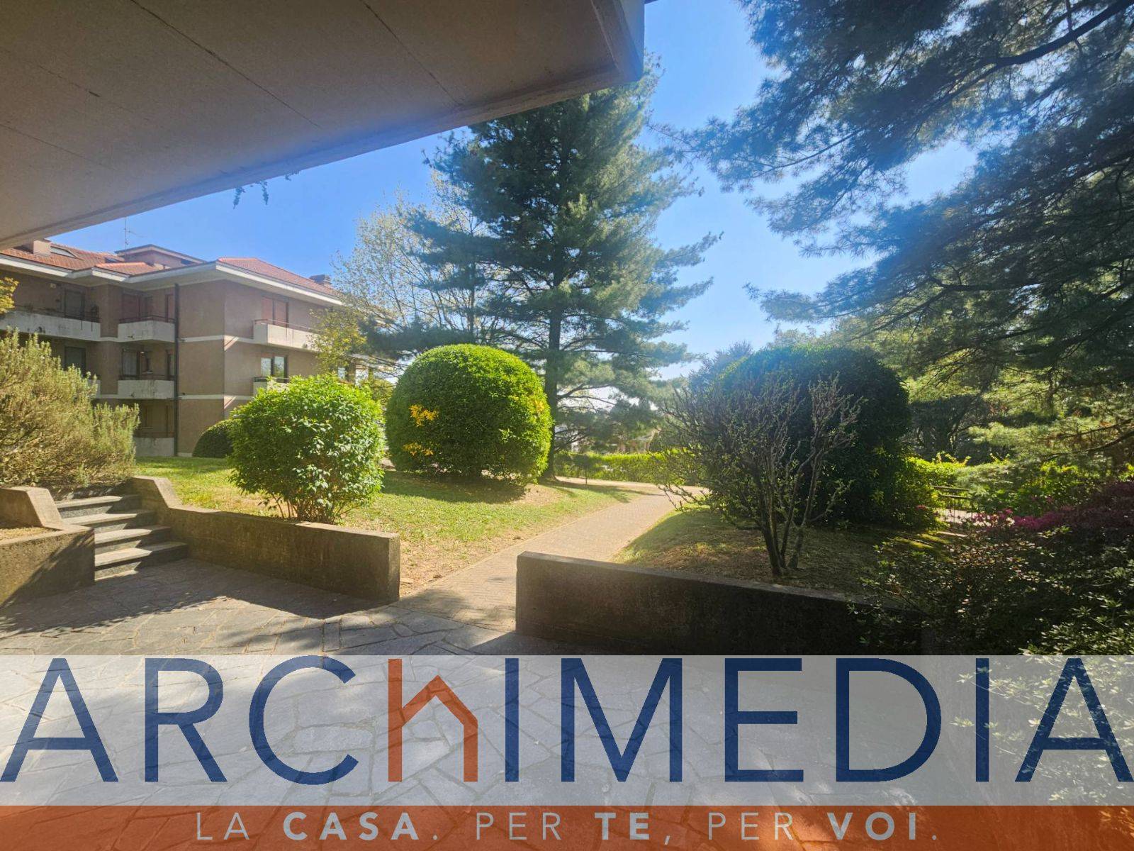 Appartamento in vendita a Malnate, Centro