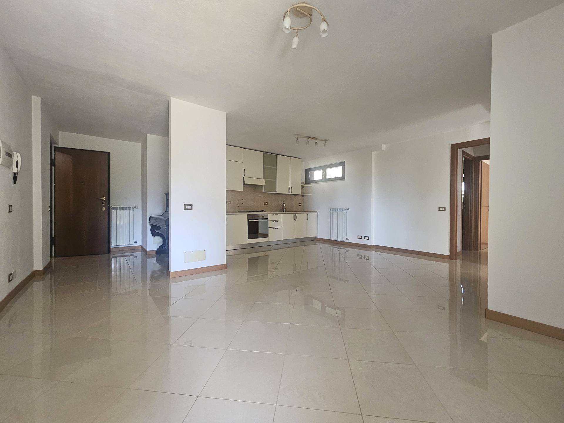 Appartamento in vendita a Malnate, Centro