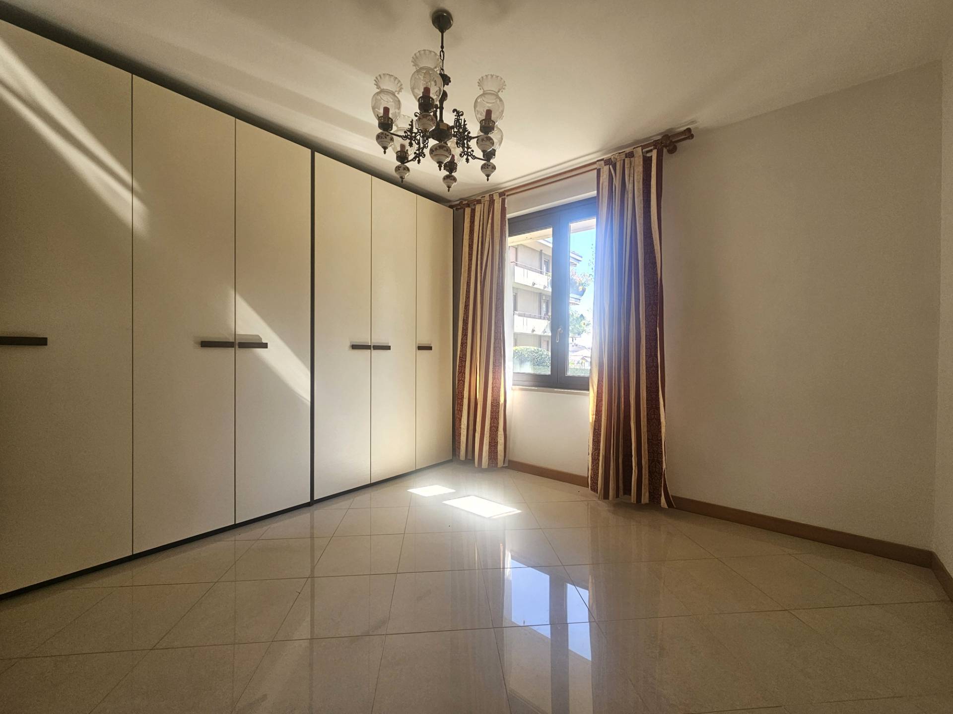 Appartamento in vendita a Malnate, Centro