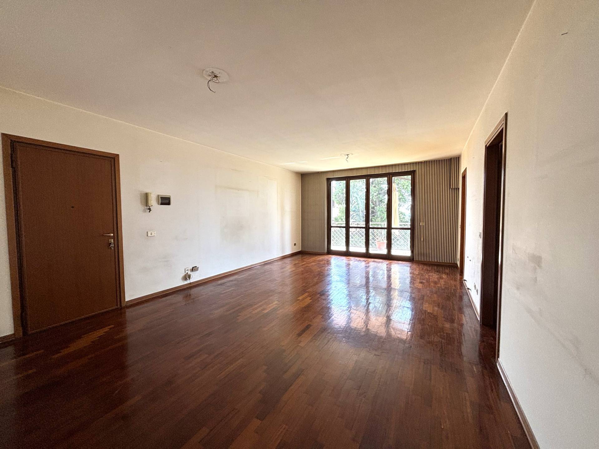Appartamento in vendita a Varese, Masnago