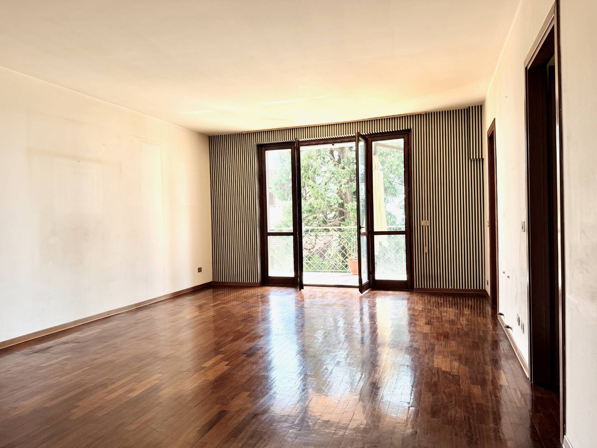 Appartamento in vendita a Varese, Masnago