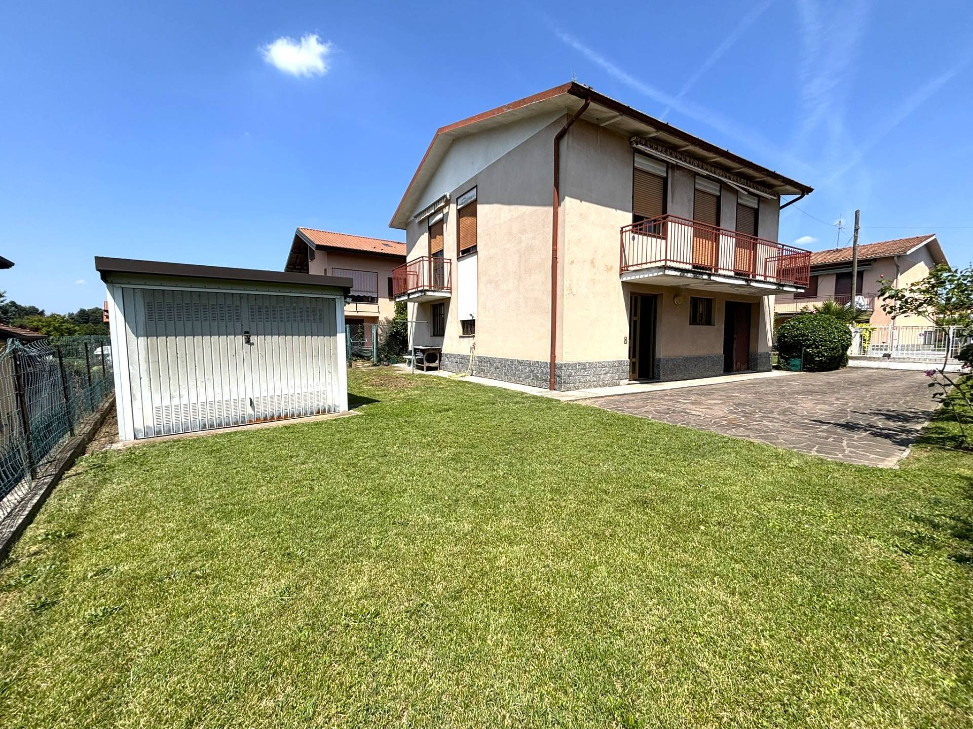 Casa singola in vendita a Carnago, Milanello