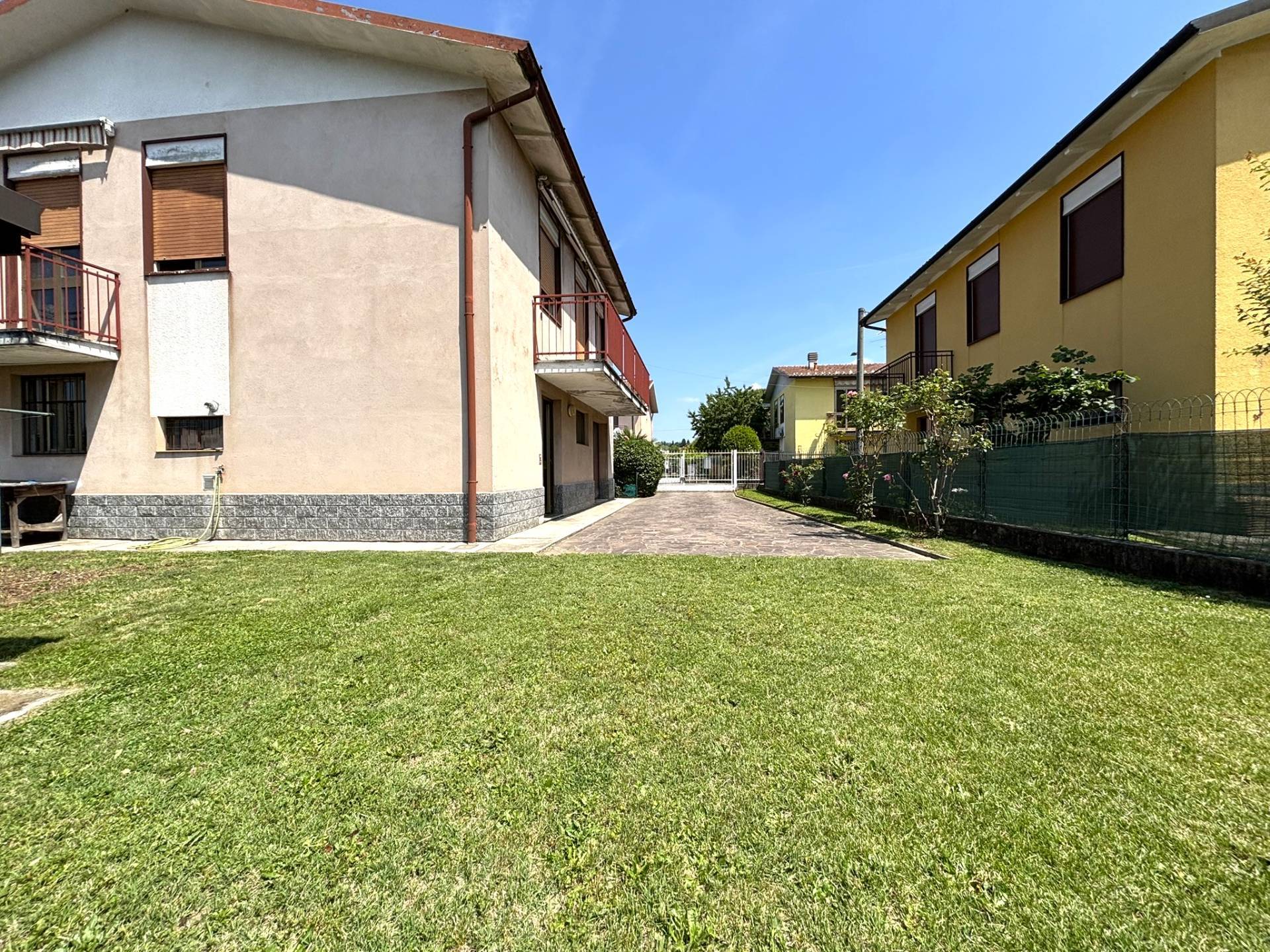 Casa singola in vendita a Carnago, Milanello