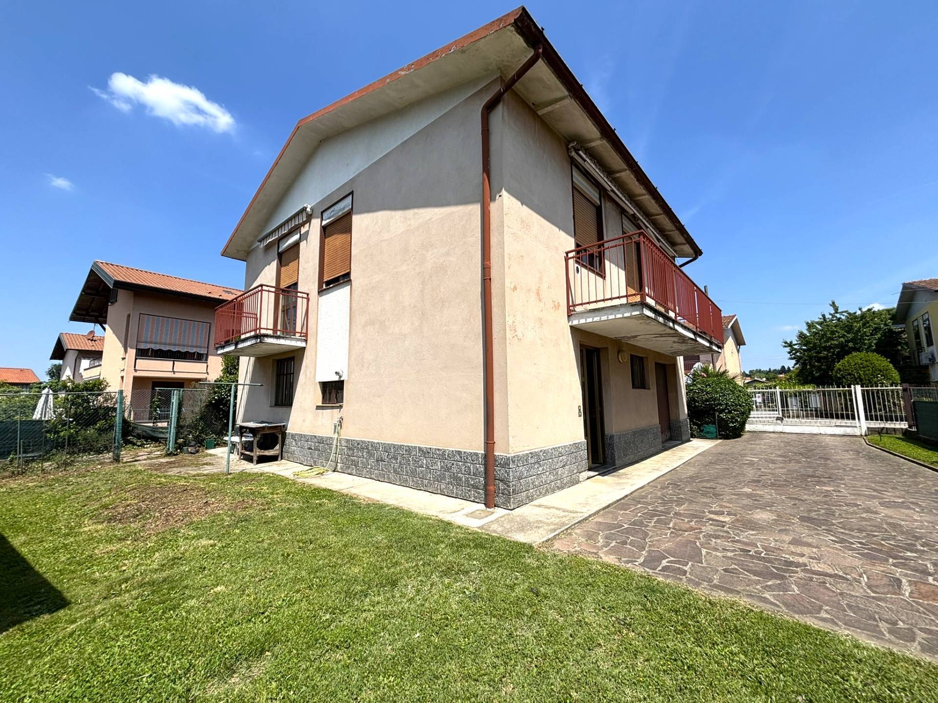 Casa singola in vendita a Carnago, Milanello