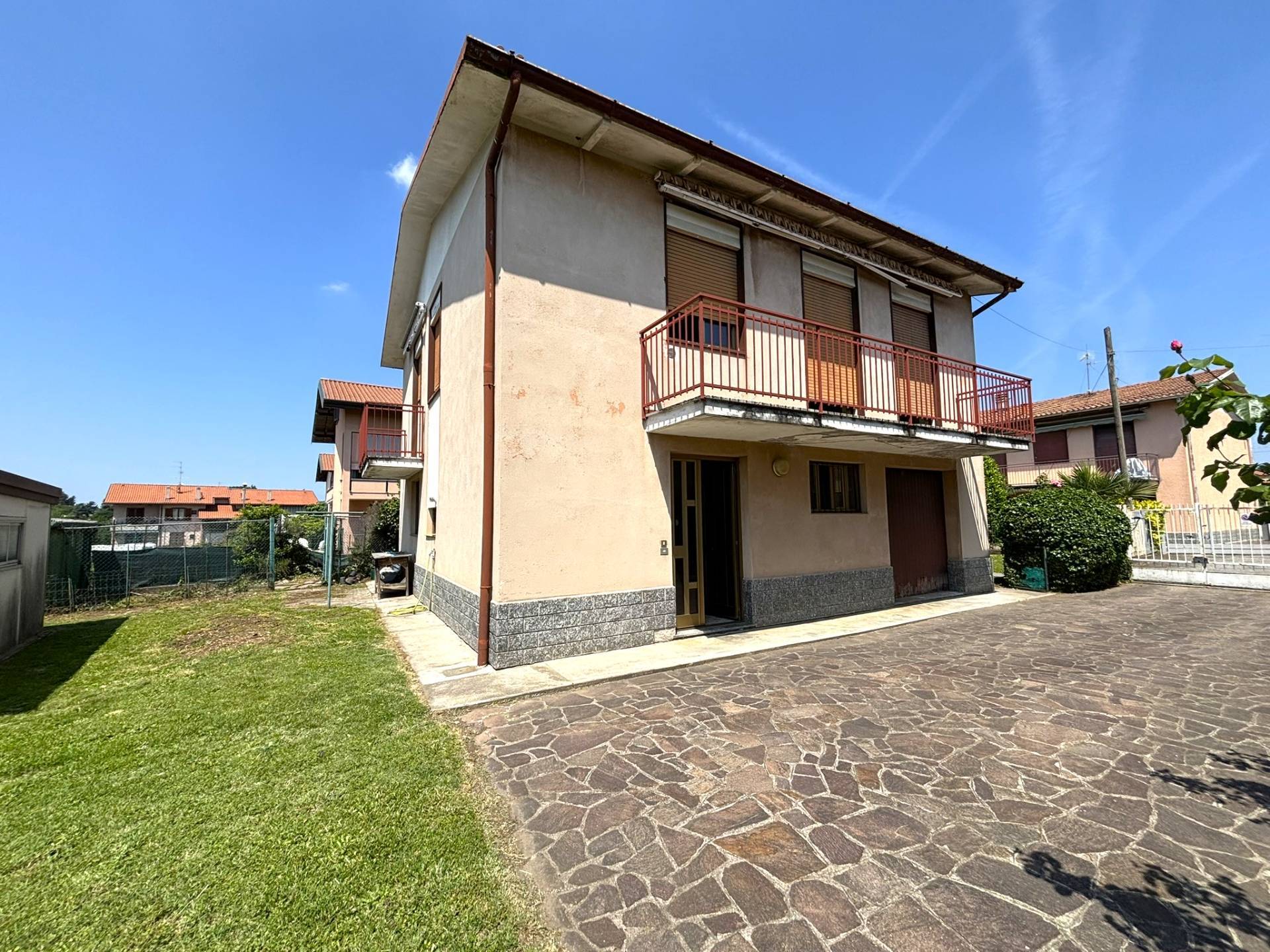 Casa singola in vendita a Carnago, Milanello