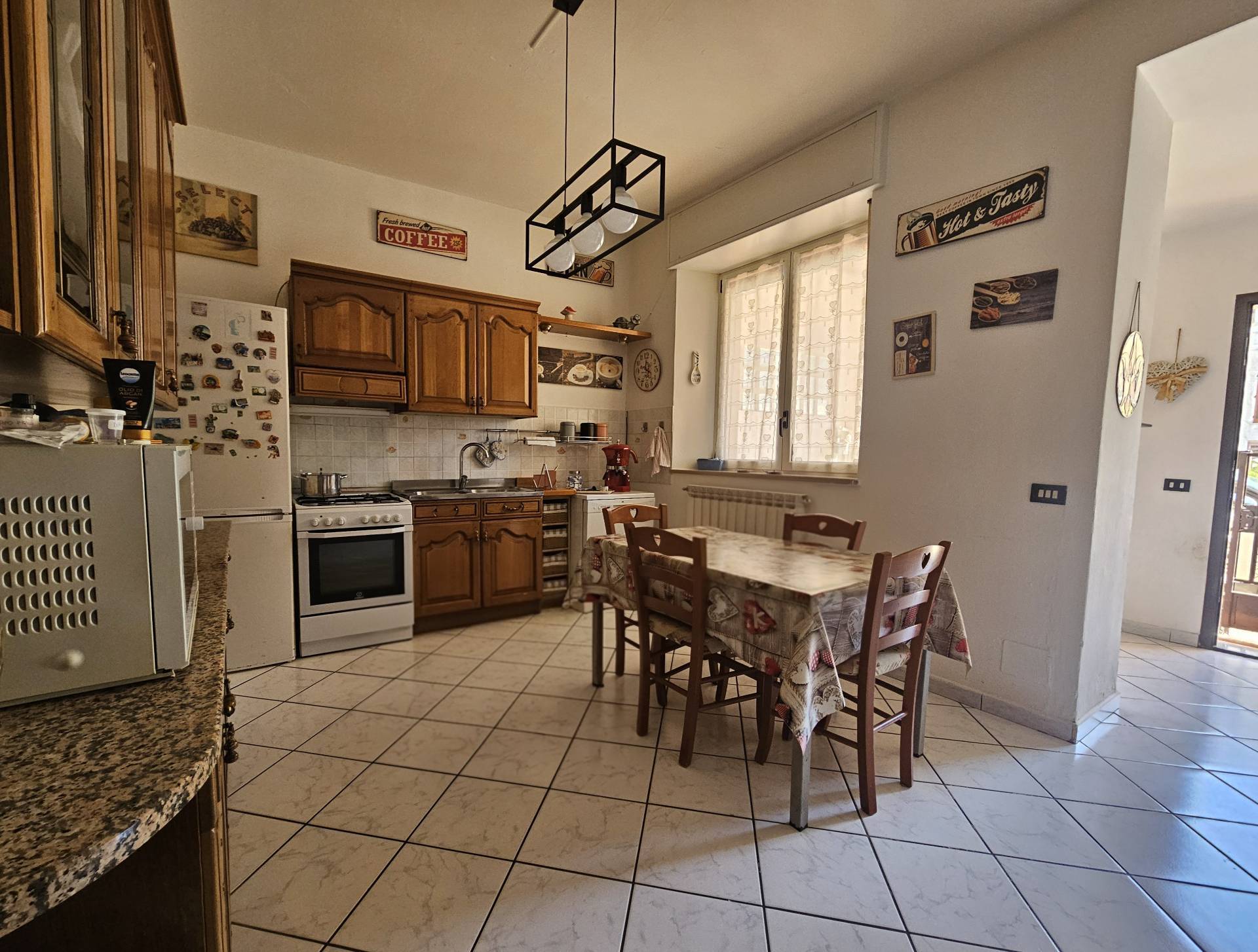 Porzione di casa in vendita a Malnate, Centro