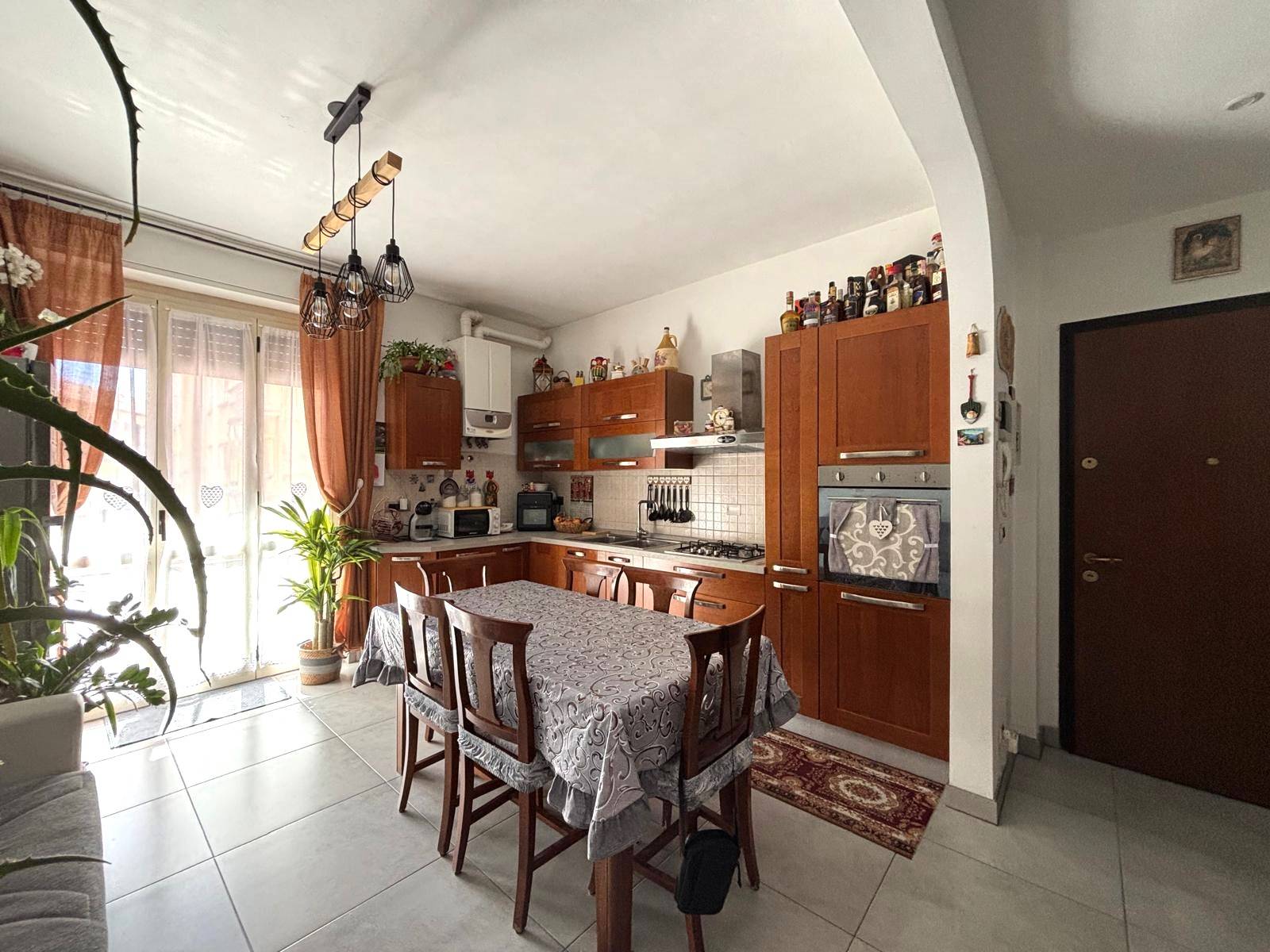 Appartamento in vendita a Malnate, Centro