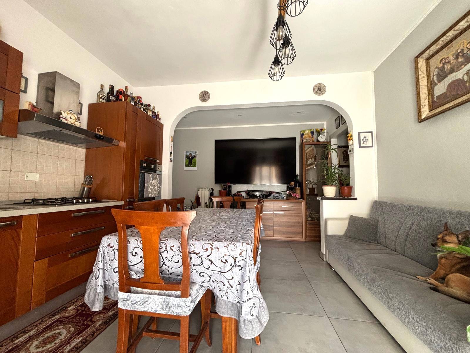 Appartamento in vendita a Malnate, Centro