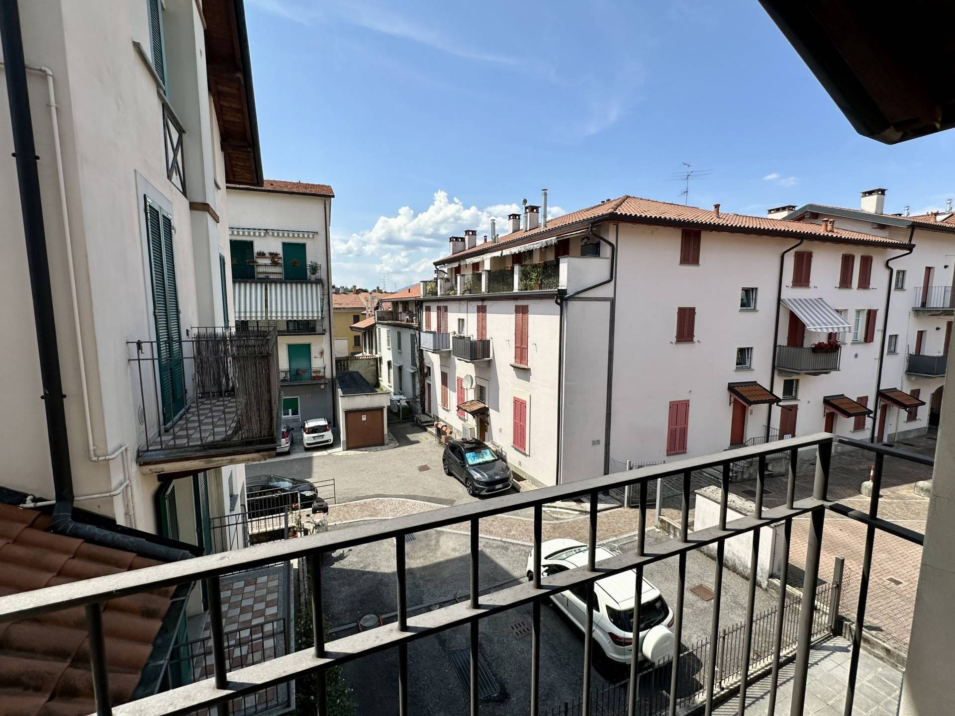 Appartamento in vendita a Malnate, Centro