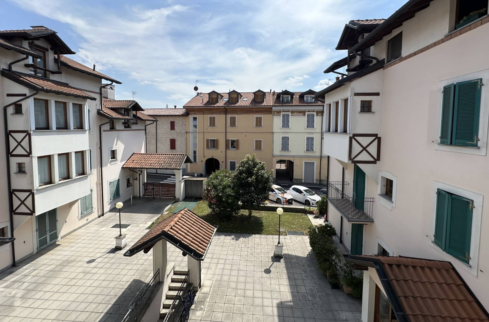 Appartamento in vendita a Malnate, Centro