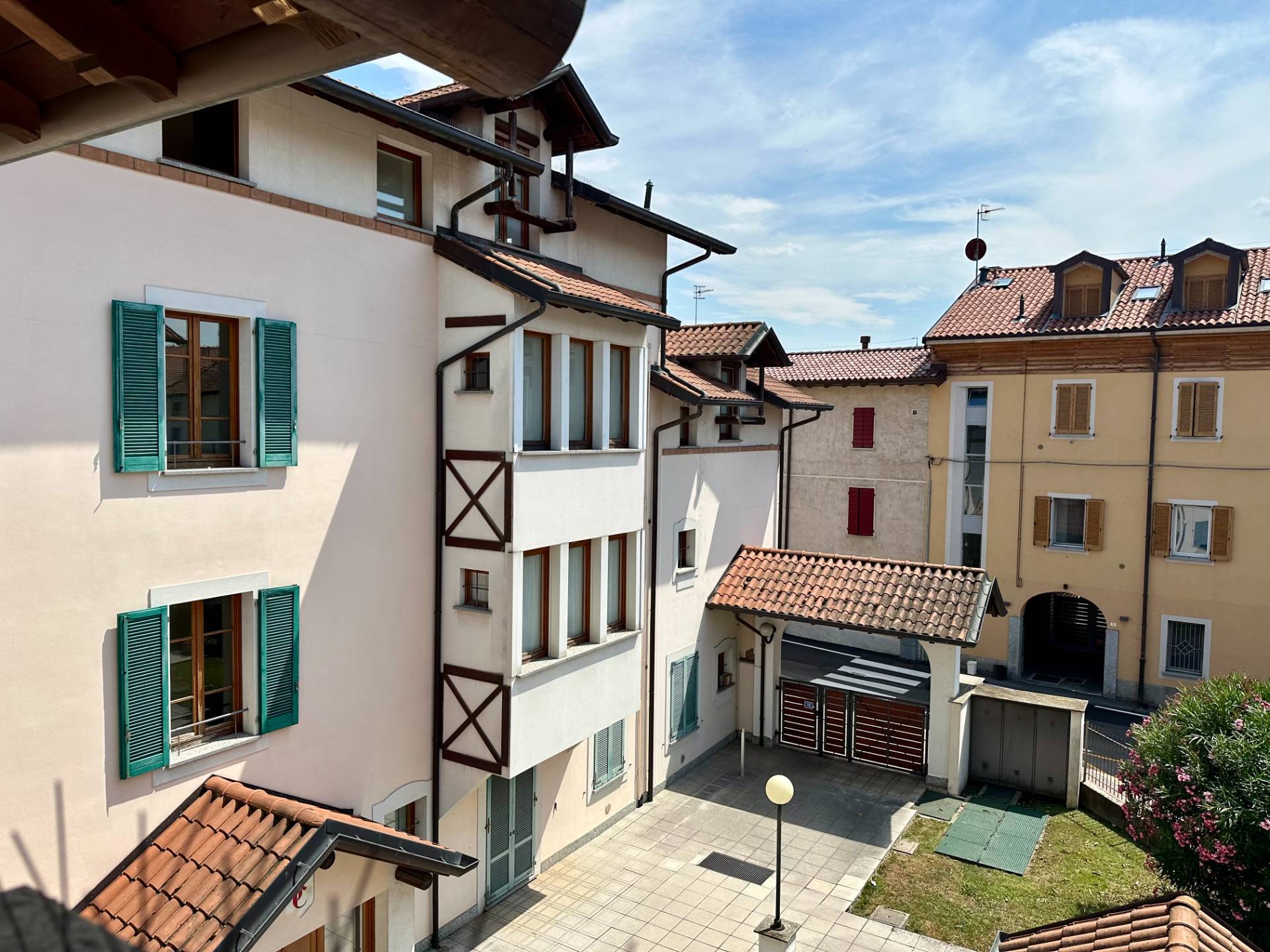 Appartamento in vendita a Malnate, Centro