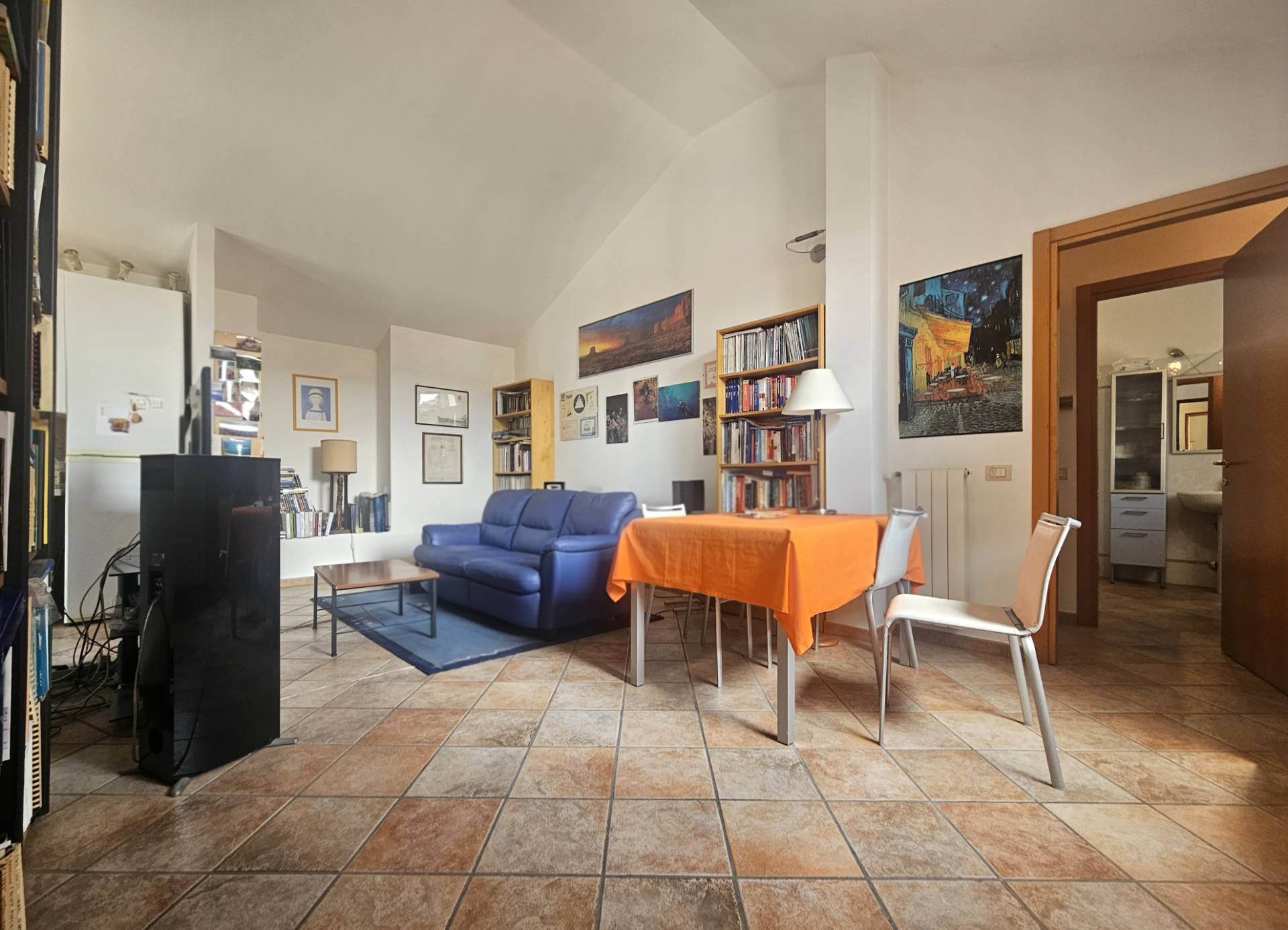Appartamento in vendita a Malnate, Centro