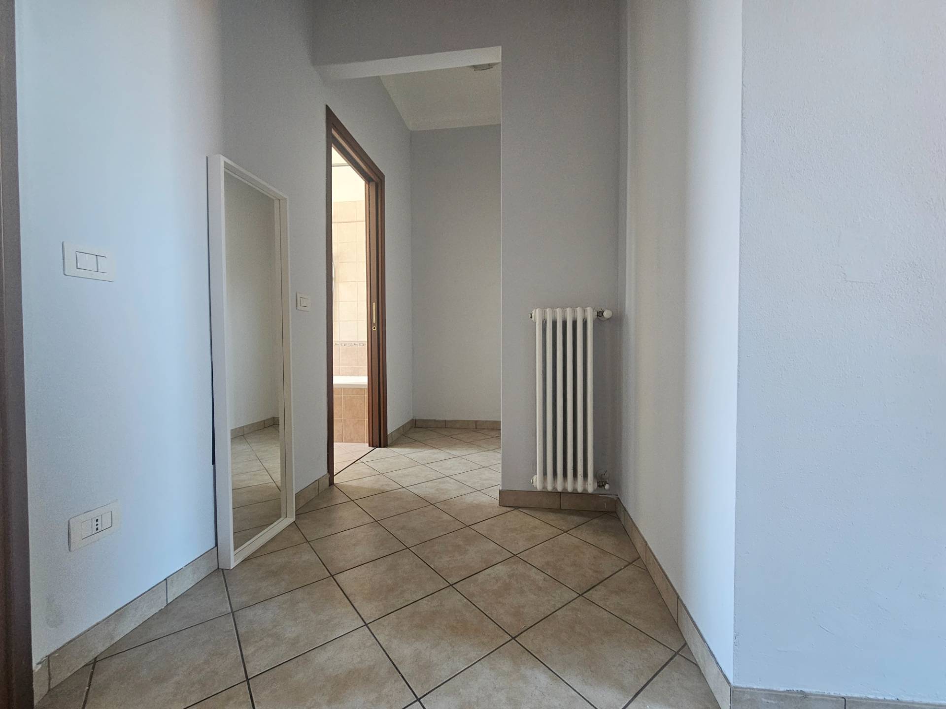 Appartamento in vendita a Malnate, Centro