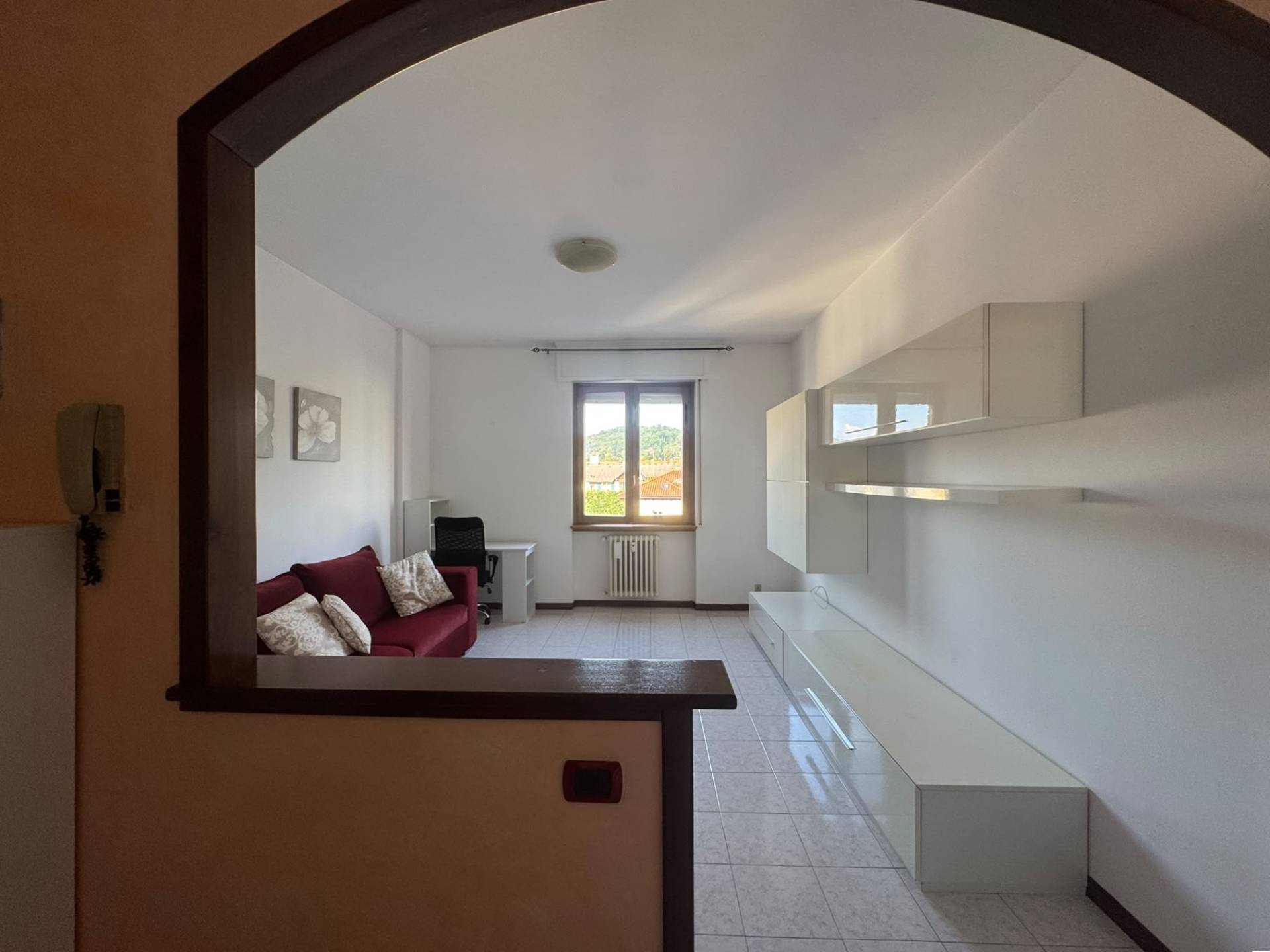 Appartamento in affitto a Malnate, Centro