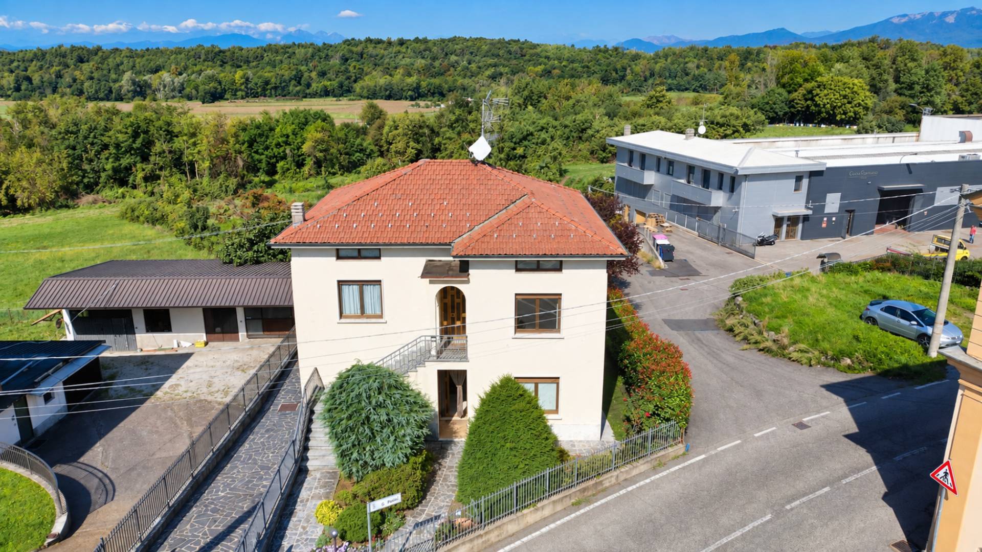 Villa Plurifamiliare in vendita a Mornago, Montonate