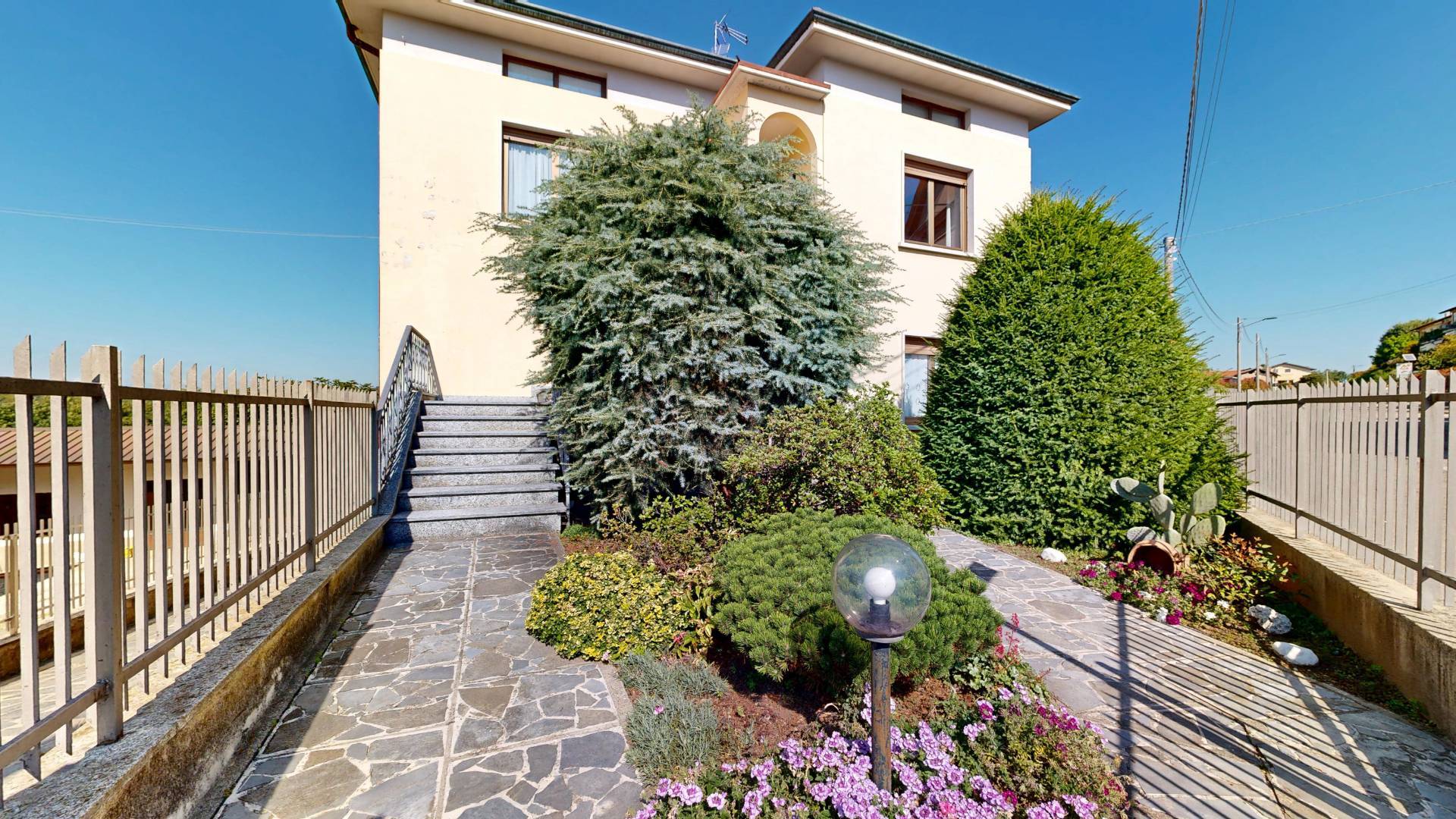 Villa Plurifamiliare in vendita a Mornago, Montonate