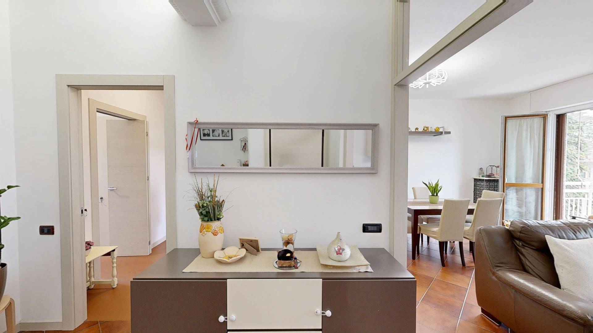 Appartamento in vendita a Malnate, Centro