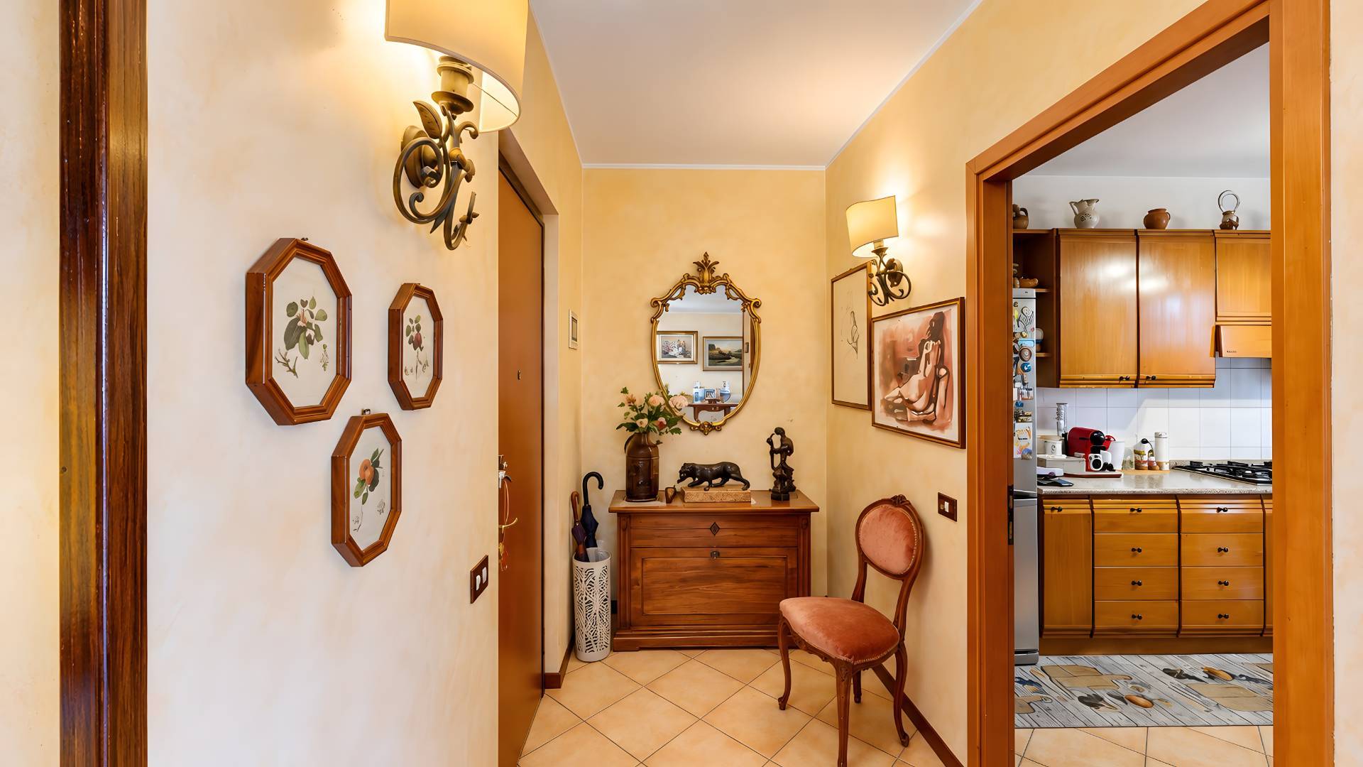 Appartamento in vendita a Malnate, Centro