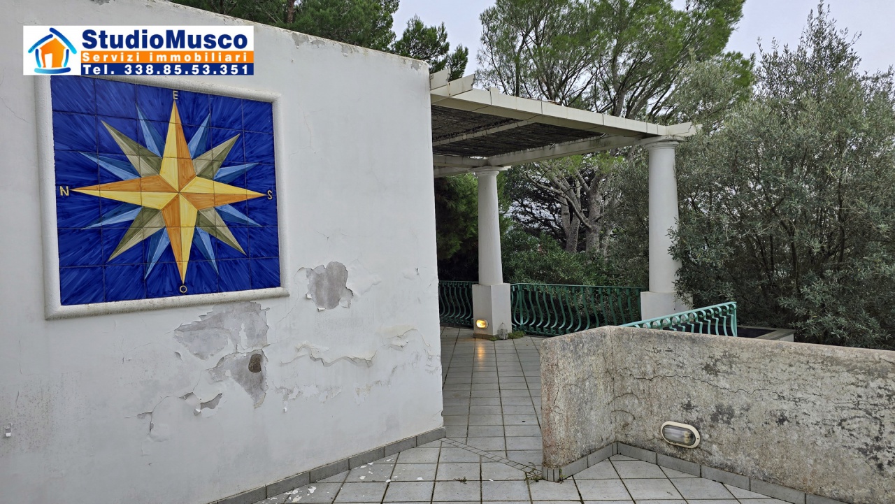 Appartamento con giardino in traversa ii tuoro, Anacapri