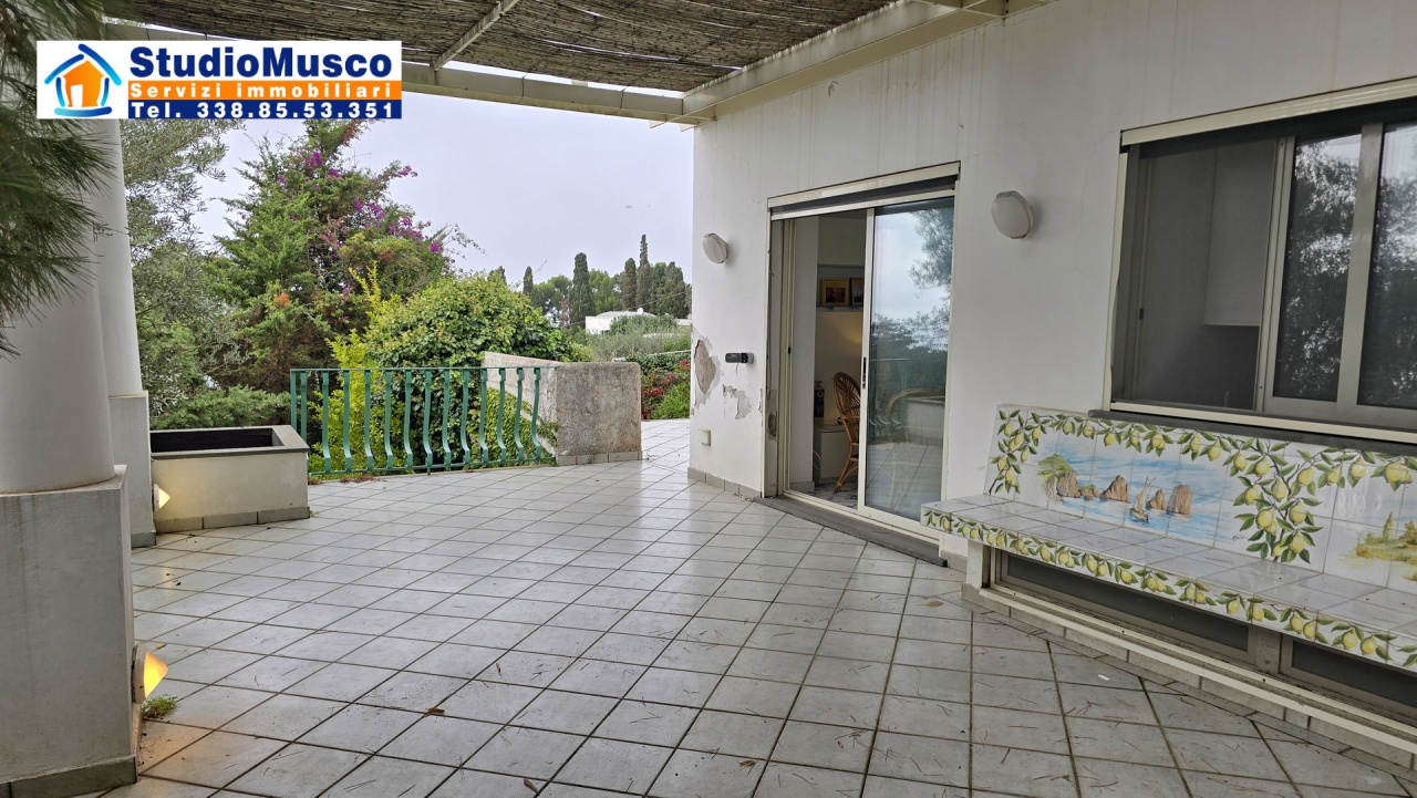 Appartamento con giardino in traversa ii tuoro, Anacapri