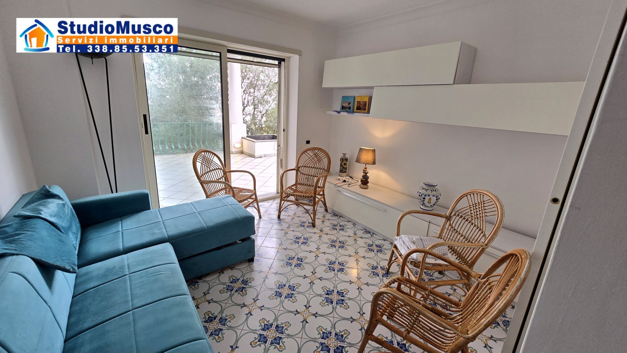 Appartamento con giardino in traversa ii tuoro, Anacapri