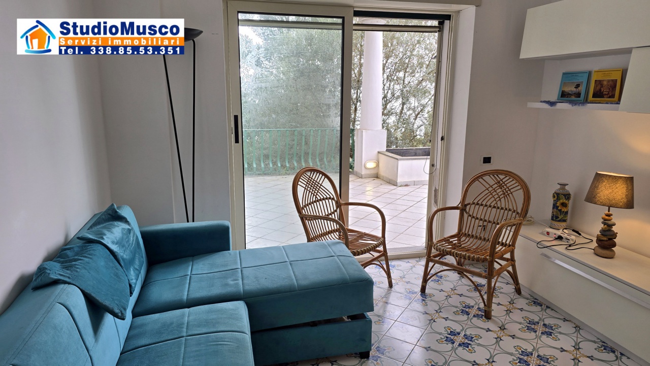 Appartamento con giardino in traversa ii tuoro, Anacapri