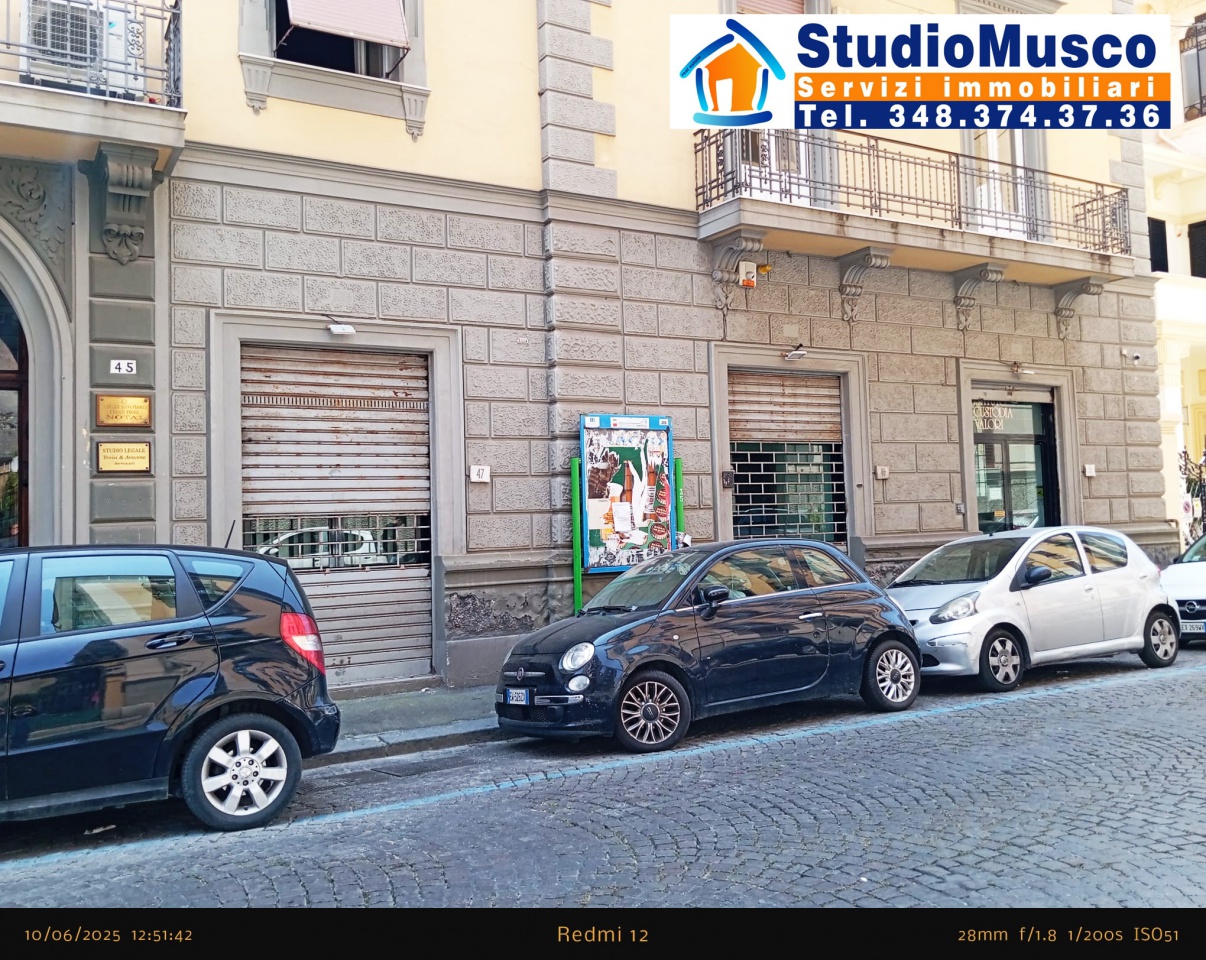 Negozio da ristrutturare a Napoli