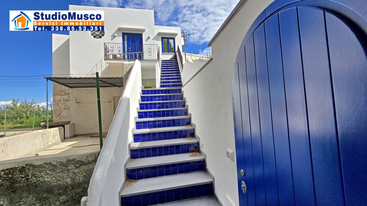 Bilocale in vendita in 2' traversa timpone, Anacapri