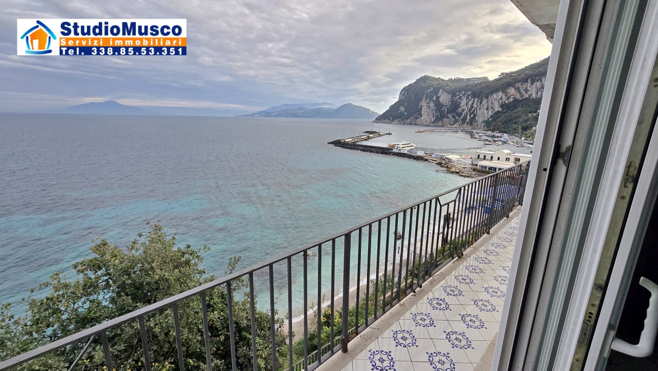 Quadrilocale in vendita in via prov. marina grande, Capri