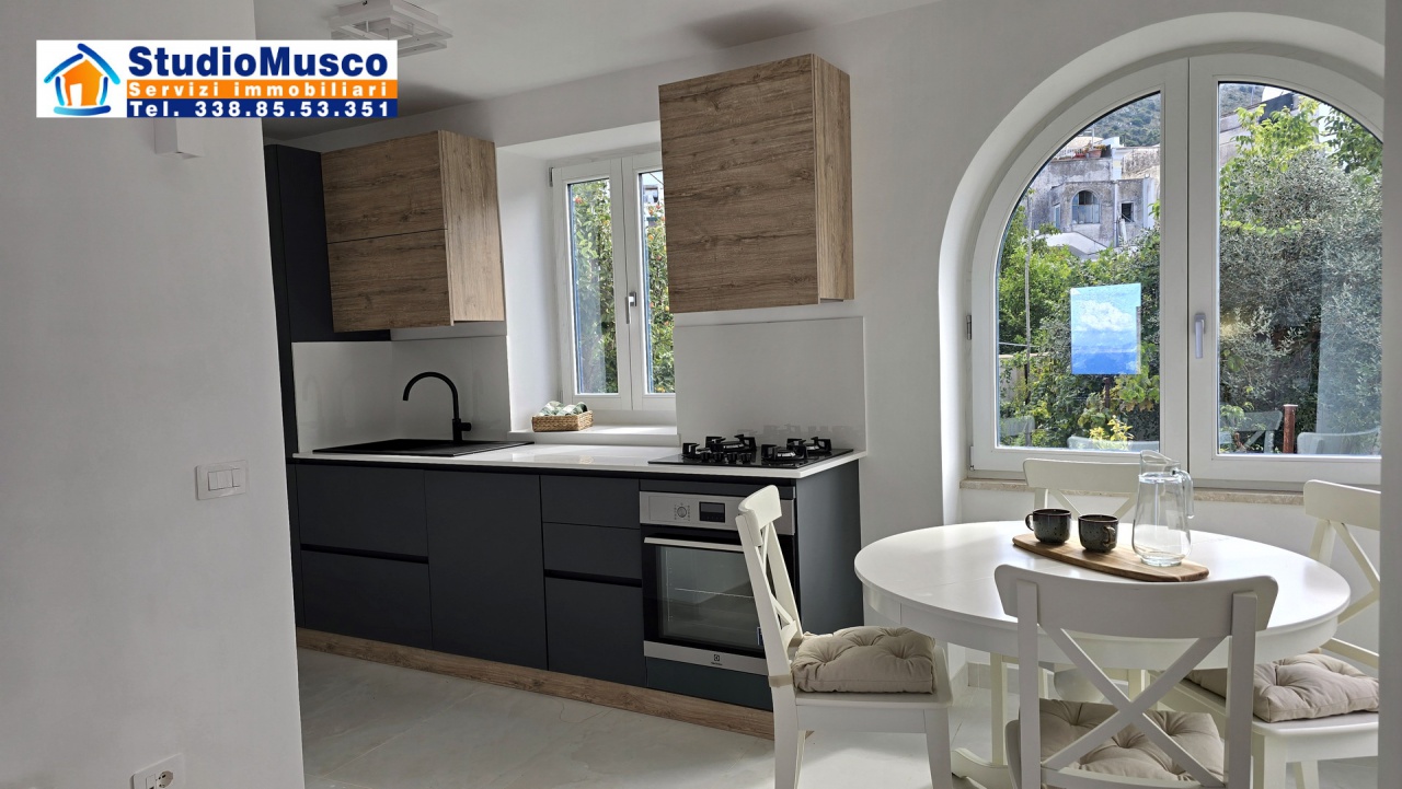 Bilocale in vendita in 2' traversa timpone, Anacapri