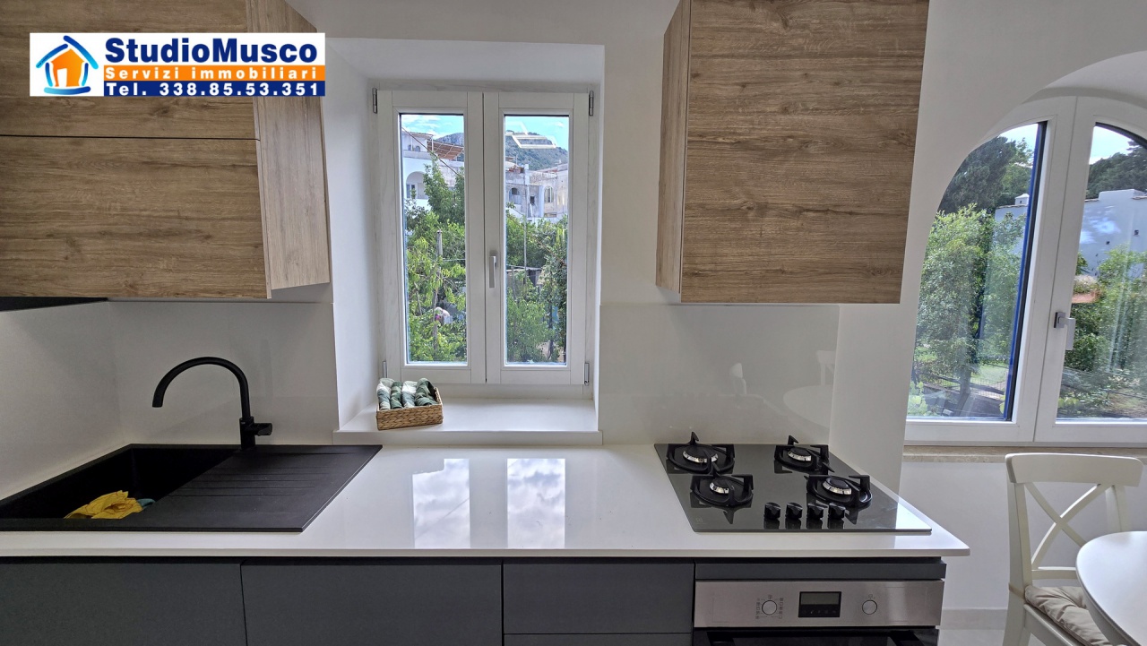 Bilocale in vendita in 2' traversa timpone, Anacapri